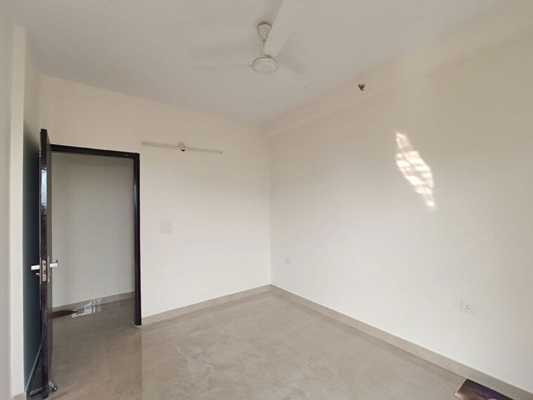 Room, sector 77 4 Bedroom 2365 Sq.Ft. Apartment In Sector 77 Noida 10116801