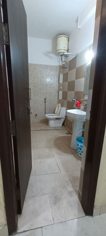 Bathroom in 3 BHK Builder Floor at Ansal Sushant Floors, Sushant Lok ii – for Rent