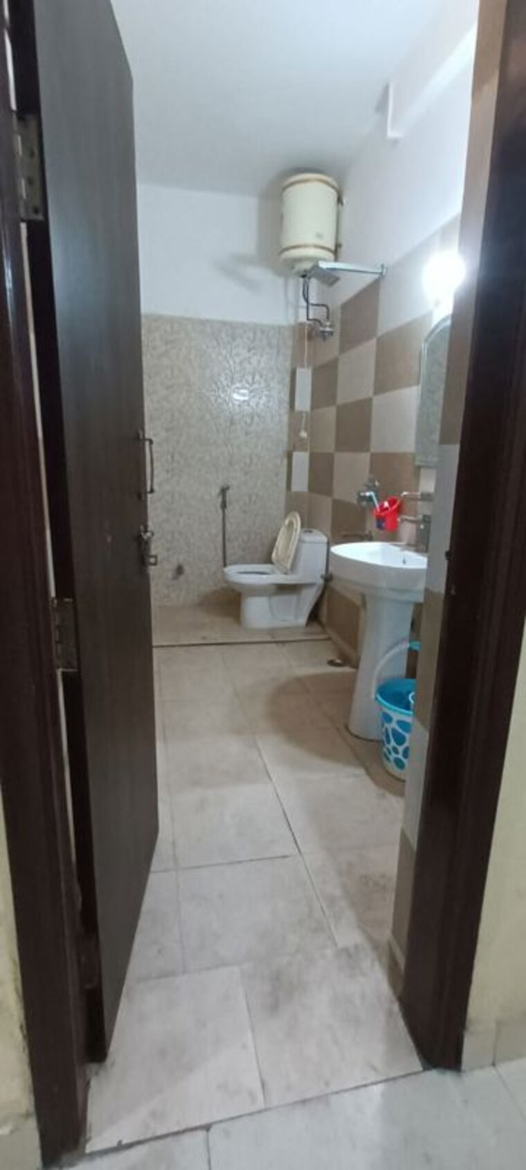 Bathroom, ansal-sushant-floors 3 Bedroom 300 Sq.Ft. Builder Floor In Sushant Lok ii Gurgaon 10002964