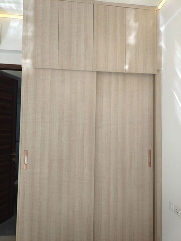 Furnished Amenities in 4 BHK Villa at Sector 53 – for Sale