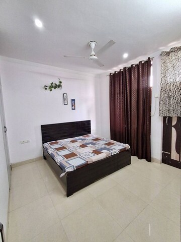 Bedroom in 4 BHK Apartment at Unitech Heritage City, Sector 25 – for Sale