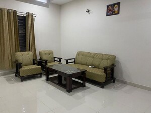 Living Room in 4 BHK Apartment at Unitech Heritage City, Sector 25 – for Sale
