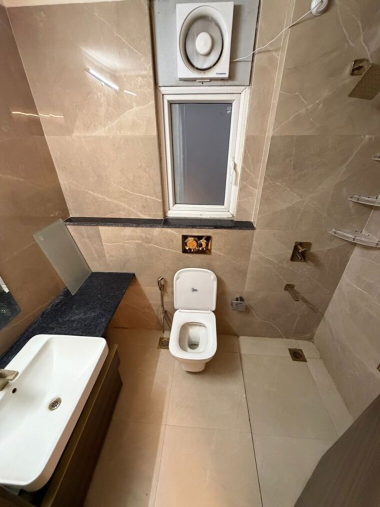 Bathroom, unitech-heritage-city 5 Bedroom 5200 Sq.Ft. Penthouse In Sector 25 Gurgaon 10116899