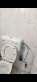 1 Rk  100 Sq.Ft. Builder Floor in Sheikh Sarai