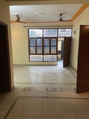 Living Room in 2 BHK Builder Floor at Sector 45 – for Rent