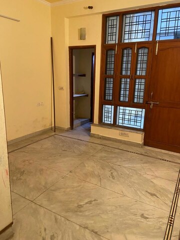 Room in 2 BHK Builder Floor at Sector 45 – for Rent