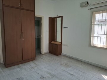 Room in 3 BHK Apartment at Banjara Hills – for Rent