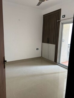 2 BHK + Study Room Apartment For Sale in Amrapali Silicon City