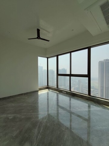 Room in 4 BHK Apartment at Prestige Jasdan Classic, Mahalaxmi – for Rent