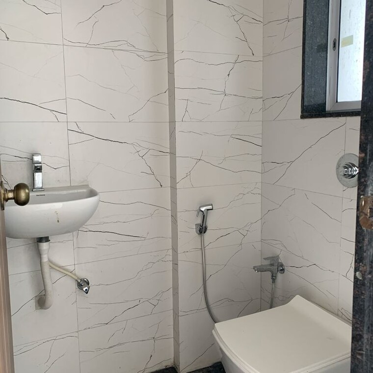 Bathroom, borivali west 2 Bedroom 560 Sq.Ft. Apartment In Borivali West Mumbai 10117001