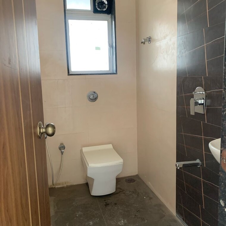Bathroom, borivali west 2 Bedroom 560 Sq.Ft. Apartment In Borivali West Mumbai 10117001