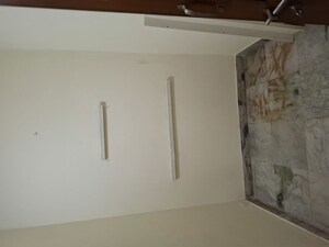 Room in 3 BHK Apartment at Banjara Hills – for Rent