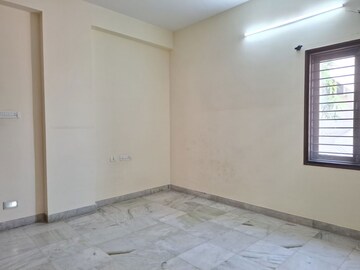 Room in 3 BHK Apartment at Banjara Hills – for Rent