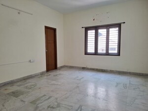 Room in 3 BHK Apartment at Banjara Hills – for Rent