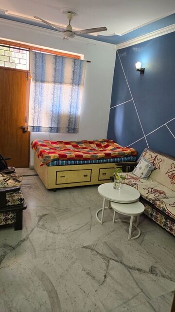 Bedroom in 2 BHK Builder Floor at Sector 40 – for Rent