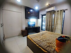 1 BHK Apartment For Rent in Royal Palms