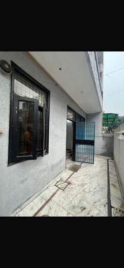 3 BHK + Pooja Room,Servant Room,Study Room,Extra Room Independent House For Rent in Delta II Greater Noida