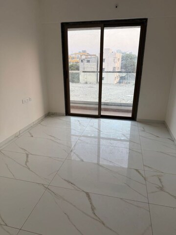 Room in 2 BHK Apartment at Kohinoor Sapphire 3, Tathawade – for Rent