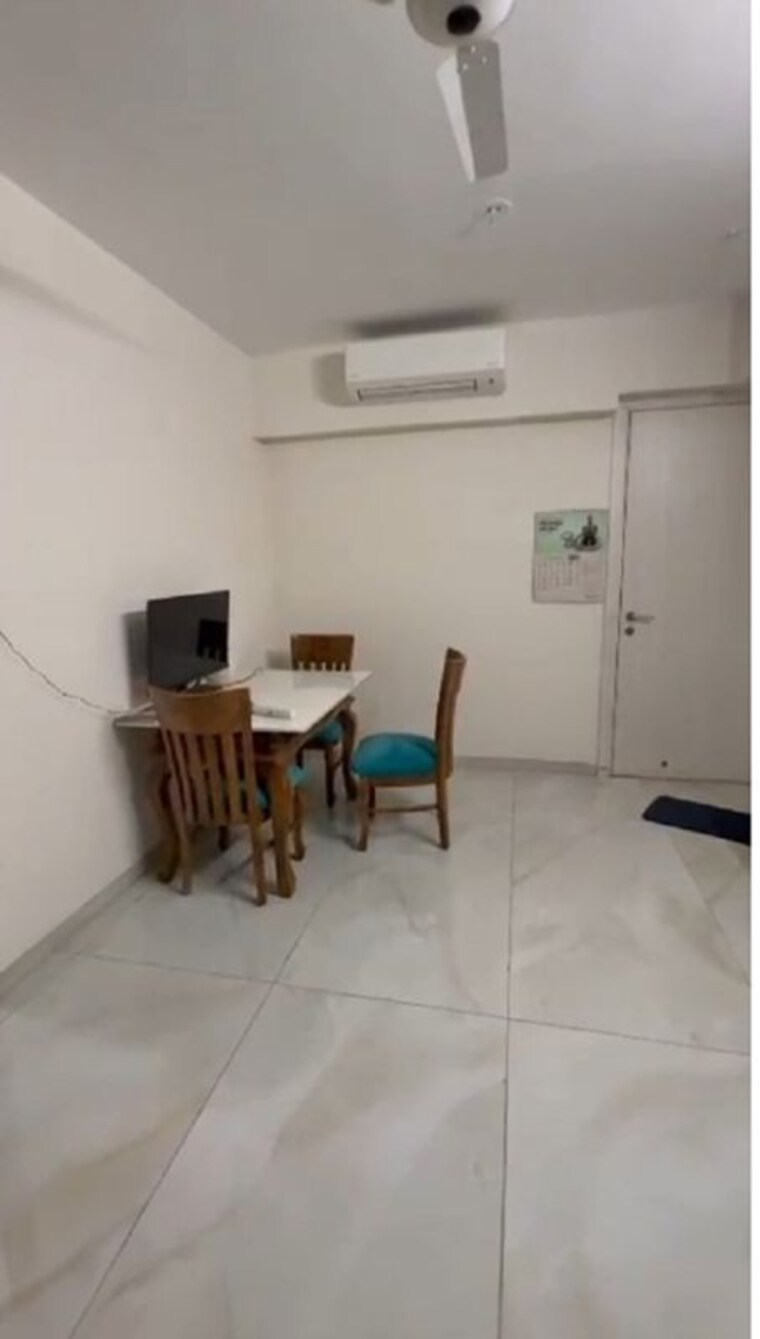 Dining area, concrete-sai-samast 2 Bedroom 1040 Sq.Ft. Apartment In Chembur Mumbai 10116989