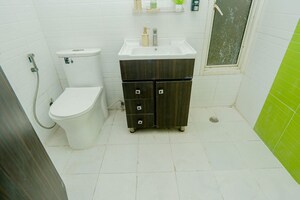 Bathroom in 2.5 BHK Apartment at Supertech Cape Town, Sector 74 – for Sale