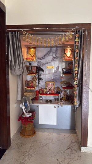  3 BHK Independent House at Sector 9 – for Rent