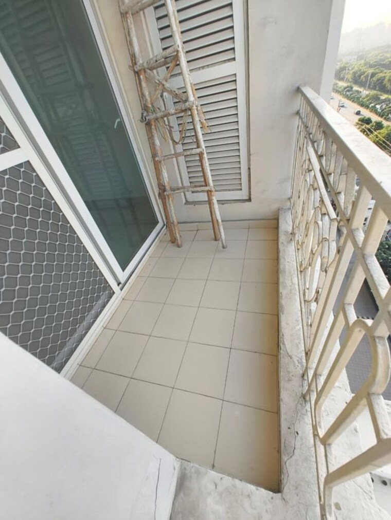 Balcony, mahagun-mirabella-highrise 2 Bedroom 1380 Sq.Ft. Apartment In Sector 79 Noida 10117086