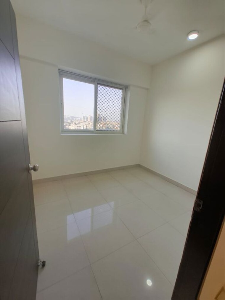 Room, mahagun-mirabella-highrise 2 Bedroom 1380 Sq.Ft. Apartment In Sector 79 Noida 10117086