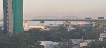 Swimming Pool in 3 BHK Apartment at Sewri – for Rent