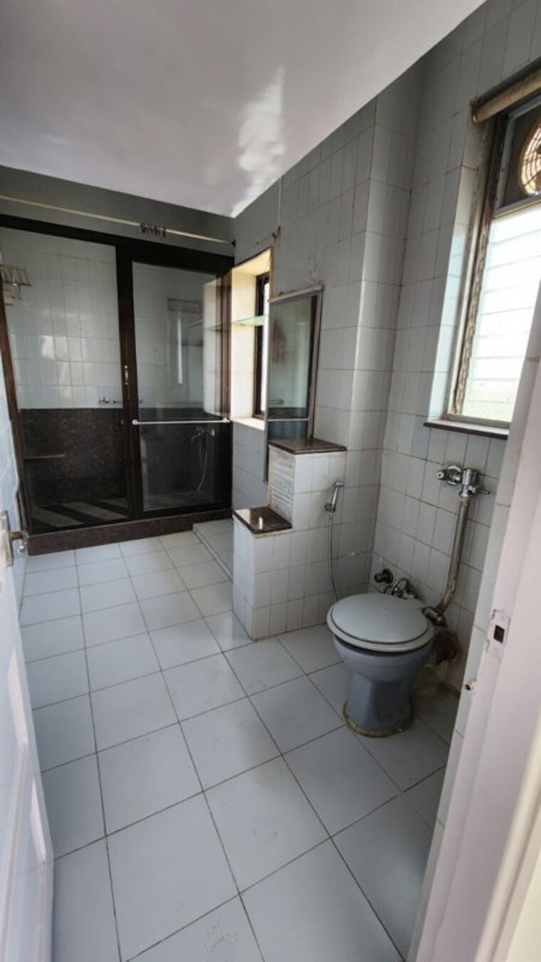 Bathroom, goregaon-west-view-chs 1 Bedroom 410 Sq.Ft. Apartment In Goregaon West Mumbai 10117118