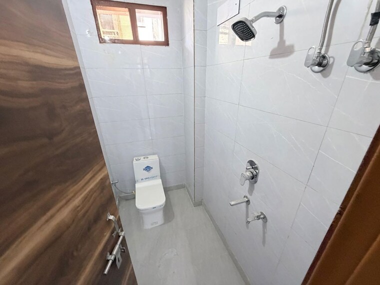 Bathroom, dwarka mor 3 Bedroom 900 Sq.Ft. Builder Floor In Dwarka Mor Delhi 10117111