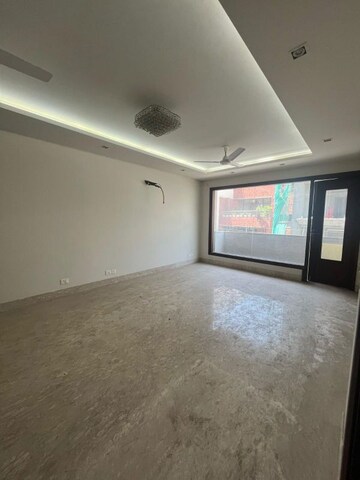 Room in 5 BHK Villa at New Friends Colony – for Sale