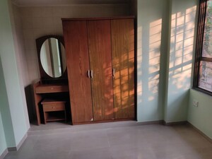 Room in 2 BHK Apartment at Vijay Vatika, Kavesar – for Rent