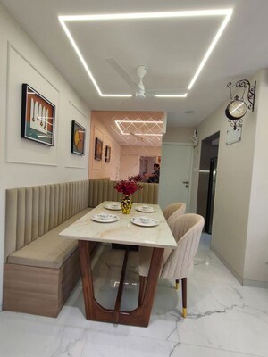 Team Area in 2 BHK Apartment at Malad West – for Sale