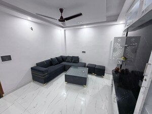 Team Area in 2 BHK Builder Floor at Dwarka Mor – for Rent