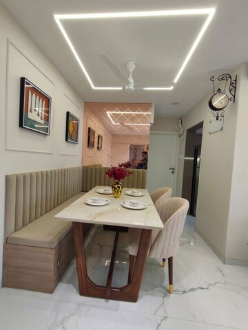 Team Area in 2 BHK Apartment at Malad West – for Sale