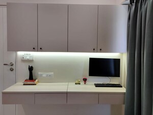 Furnished Amenities in 2 BHK Apartment at Malad West – for Sale