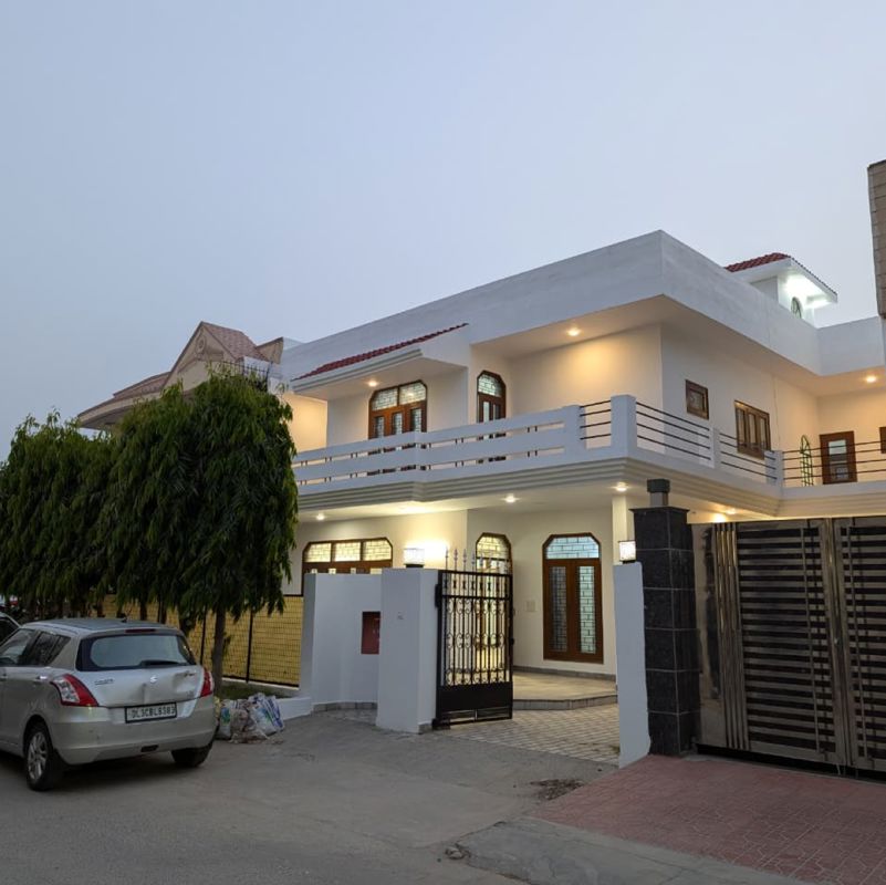 5 BHK + Pooja Room Independent House For Rent in Sector 15