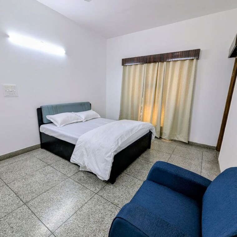 Bedroom, sector 15 5 Bedroom 3150 Sq.Ft. Independent House In Sector 15 Faridabad 10083657