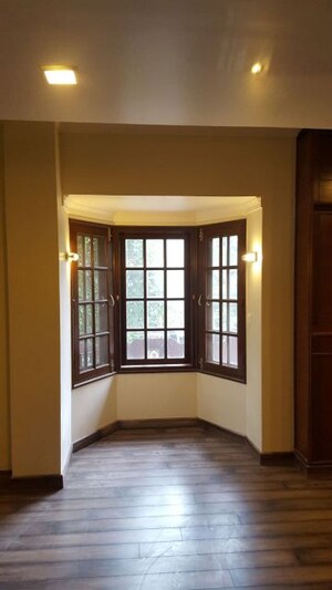 Room in 5 BHK Independent House at Vasant Vihar – for Sale