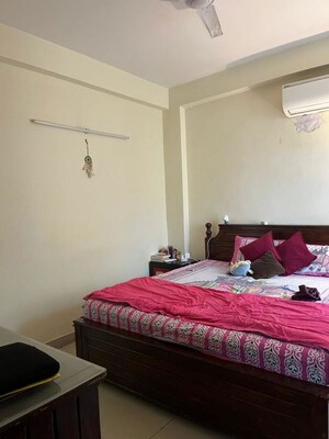 Bedroom in 3 BHK Independent House at Sector 48 – for Rent