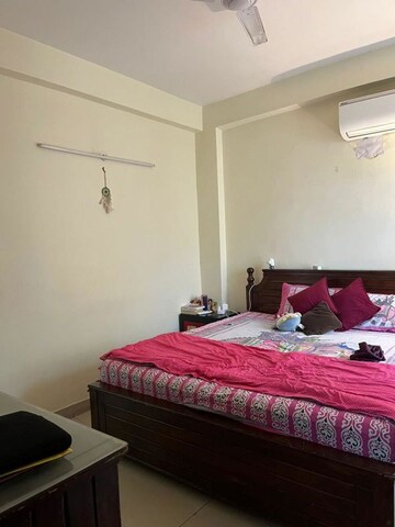 Bedroom in 3 BHK Independent House at Sector 48 – for Rent