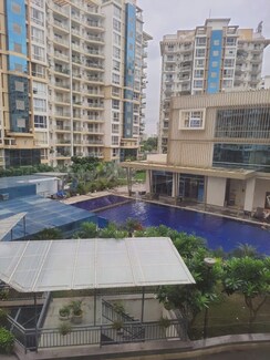 4 BHK + Servant Room,Study Room Apartment For Rent in Emaar MGF Garden Terraces