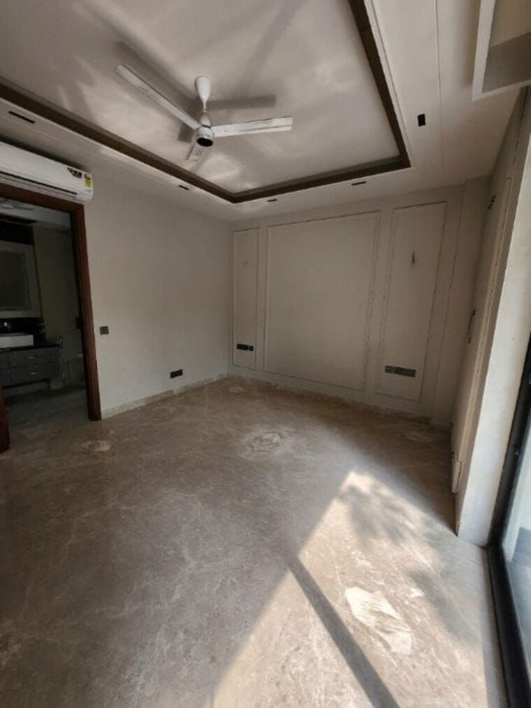 Bathroom, panchsheel park 6 Bedroom 500 Sq.Yd. Independent House In Panchsheel Park Delhi 10117179