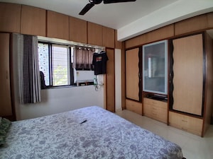 Room in 3 BHK Apartment at Sinhagad Road – for Sale