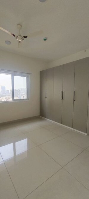 Room in 2 BHK Apartment at Cyber City Oriana, Hi Tech City – for Sale