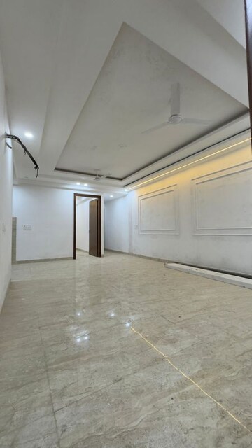 Room in 3 BHK Builder Floor at Palm Residency Chhatarpur, Chattarpur – for Rent