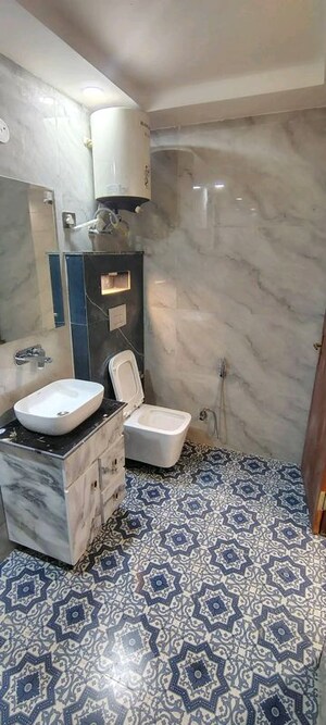 Bathroom in 3 BHK Builder Floor at Palm Residency Chhatarpur, Chattarpur – for Rent