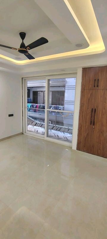 Room in 3 BHK Builder Floor at Palm Residency Chhatarpur, Chattarpur – for Rent