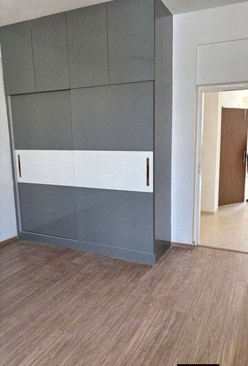 Room in 1 BHK Apartment at Sector 21 – for Rent