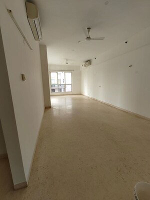 Room in 4 BHK Apartment at M3M Merlin, Sector 67 – for Sale